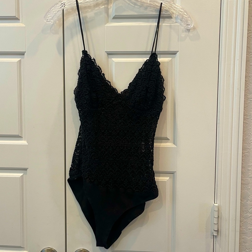 Zara Woman’s Black Crochet Bodysuit Pullover Preloved Size: Small